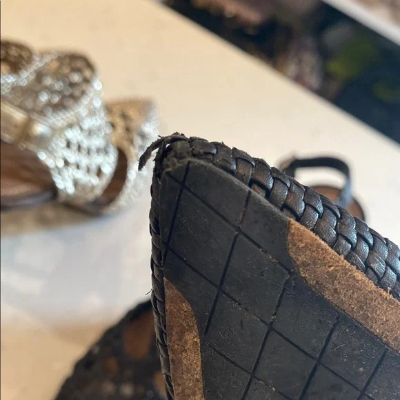 ⚡️3 for $15⚡️ bundle of Donald J. Pliner Black and Gold Heels size 5-Preloved - Picture 8 of 16